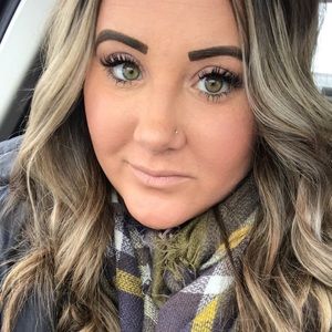 Meet your Posher, Briana